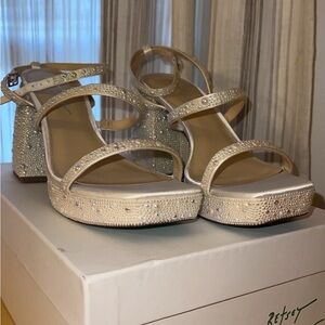 Betsey Johnson Denni Ivory